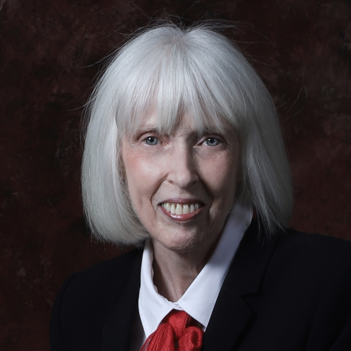 Dede Wyland headshot